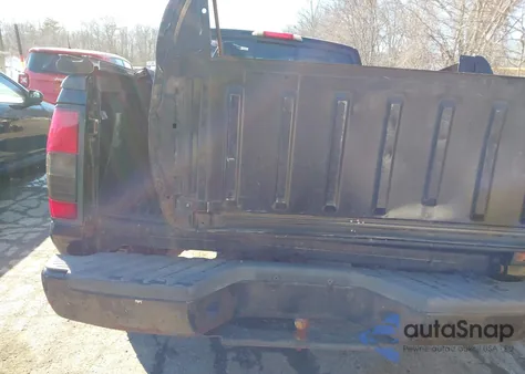 2003 Nissan Frontier Xe-V6 z USA, uszkodzony, nr VIN 1N6ED26Y23C439462